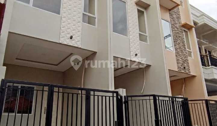 Rumah Baru Tomang 3 LT, 3+1 KT Dekat Tol & Mall, SHM, Siap Huni 1