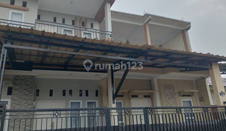 Rumah 3 Lantai Bagus Furnished SHM di Perumahan Benteng Royal Residence, Bogor 2