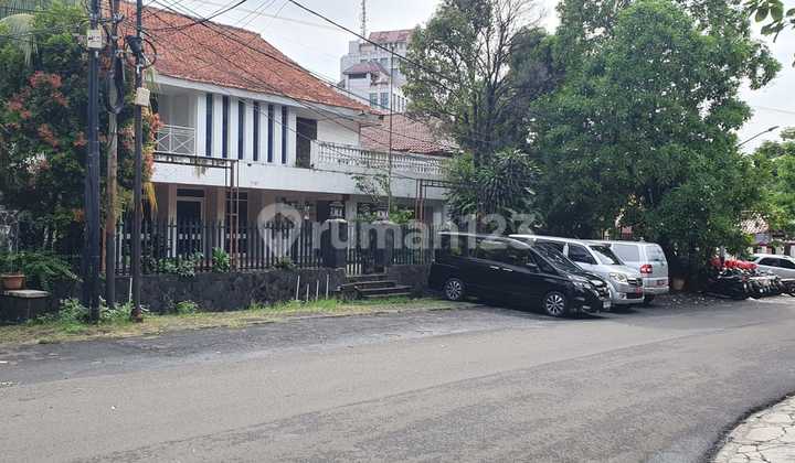 Comfortable House in Kebayoran Baru, Just a Walk to Blok M 2