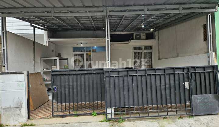 Comfortable and Lush House in Jatisampurna Bekasi House