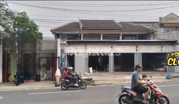 Large Shop House on Raya Bogor, Land Area 480m², Near Bojong Station