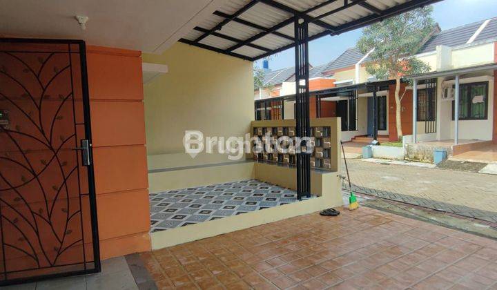 garasi/carport rumah sangat bagus siap huni