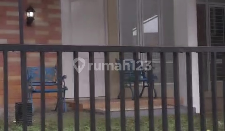 Strategic House Near Cilebut Station and Bogor City Toll Gate, Good