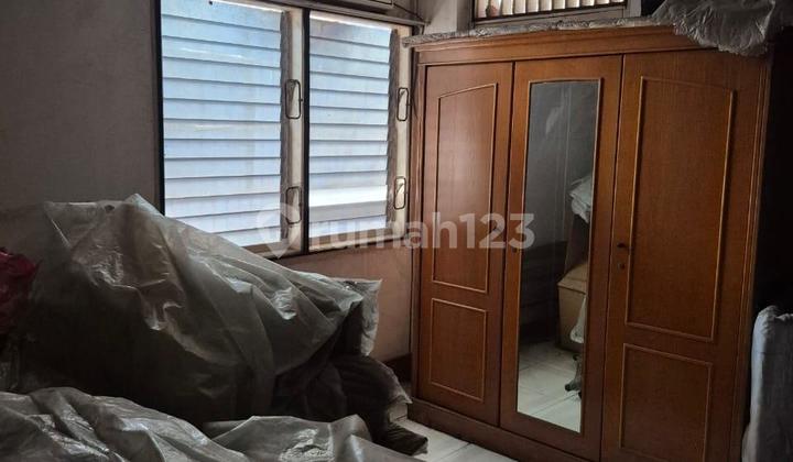 Rumah Sangat Strategis di Jakarta Pusat 2