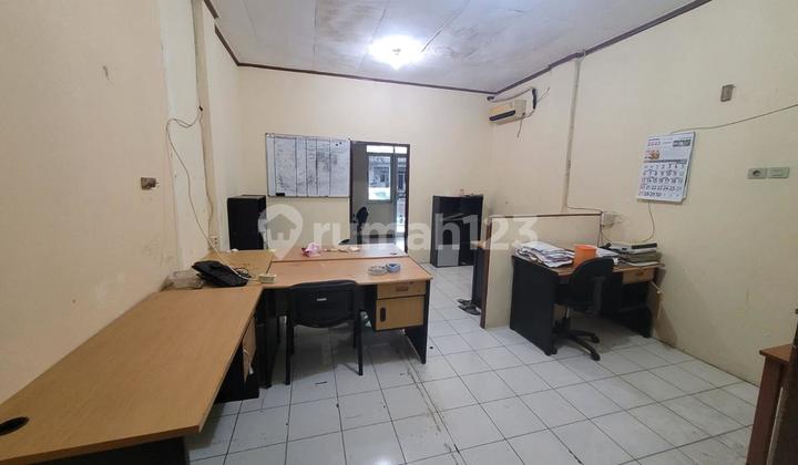 Fully Furnished Shop House in Cibinong Suitable for Offices Fully Furnished Shop House in Cibinong Suitable for Offices