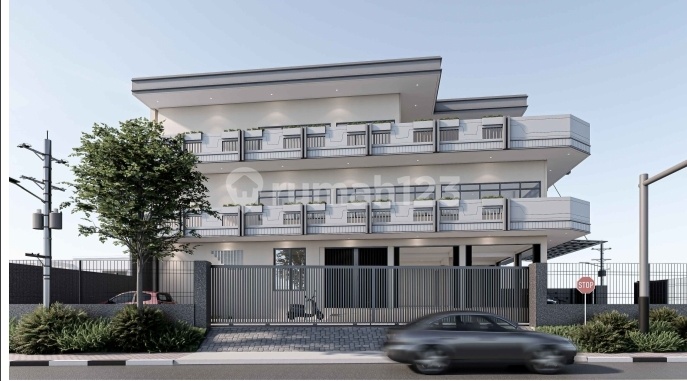 Large 3-Story Shop House Hook Position in West Denpasar 2