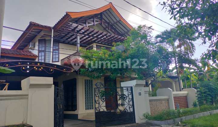 Rumah Luas Lokasi Istimewa di Renon