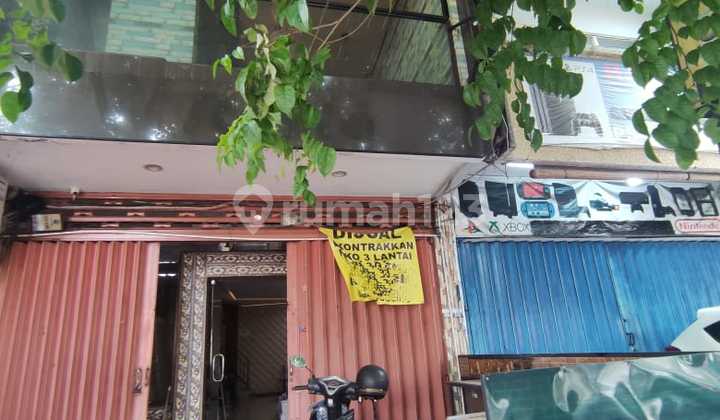 For Rent/Sale 3-Story Shop House Near Jl. Gajahmada 2