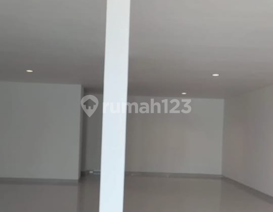 Single-Story Ready-to-Use Shop in Kerobokan 2