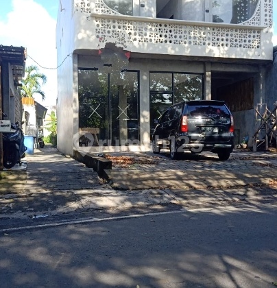 Ready-to-Operate Shop in Kerobokan Kelod 2