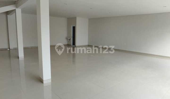 Ready-to-Operate Shop in Premium Kerobokan Location 2