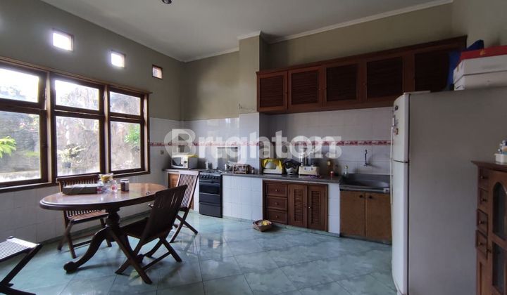 3-STORY SHOPHOUSE IN EAST GATOT SUBROTO 2