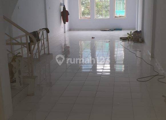 Di jual Ruko di Mutiara palem 68 m HGB Sudah Renovasi bagus kondisi jalan besar 3 lantai full 1