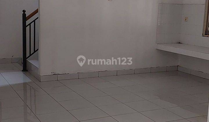 Di jual Rumah di Taman semanan indah HGB Bagus jalan depan 4 mobil nyaman asri dan pasti nya termurah 1