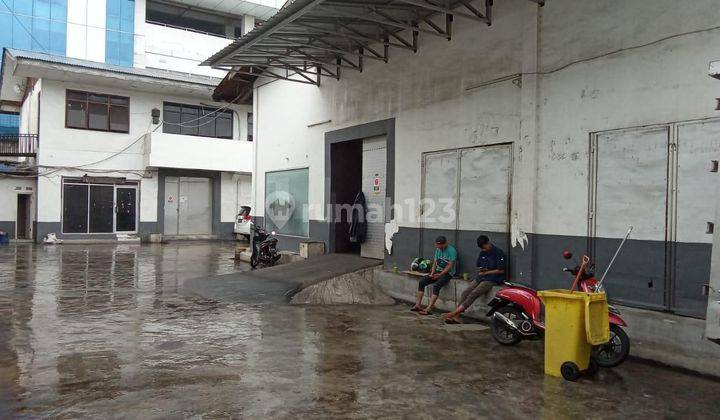 Di sewakaan Gudang di Pluit 297M²  Bagus akses kontener 40 feet dekat pintu tol dalam kota tidak ada jam untuk mobil besar bebas ganjil genap tengah kota bebas banjir angkutaan umum dekat bebas macet 2