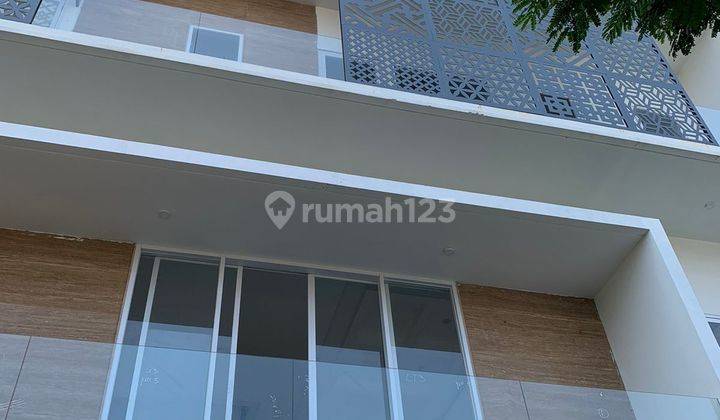 Di jual Rumah di Golf island 3 Lantai full renovasi termurah 6 bedroom kamar rumah baru bangun rapih siap huni  1