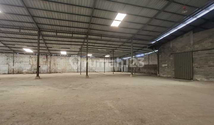 For Rent Warehouse Daan Mogot Warehouse Cheapest in the City Building Area 1200 Unfurnished Warehouse in Daan Mogot Shared Warehouse 40ft Container Access For Rent Warehouse Daan Mogot Warehouse Cheapest in the City Building Area 1200 Unfurnished Warehouse in Daan Mogot Shared Warehouse 40ft Container Access