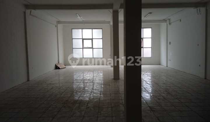 For Rent Shop House in Petojo Suitable for Convection Warehouse Office Etc. Strategic Location Cheapest Neat Ready to Occupy Minimal Renovation 2