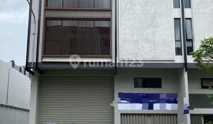 For Immediate Rent: 3-in-1 Warehouse Near Airport Inside Industrial Complex, 40ft Container Access, Flood-Free, Includes 4-Storey Office, 25m Road Frontage, Cheapest in Strategic Area Close to Toll Gate, Near Jakarta and Tangerang City