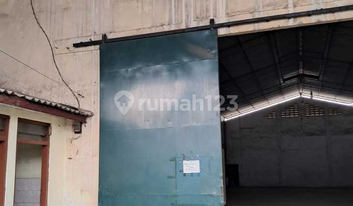 Di Sewakan Gudang Di Kapuk Kamal Termurah Luas 1400.0 M² Gudang Siap Pakai Baru Renovasi Foto Lama Sebelum Renovasi Bebas Banjir Akses Kontener 40ft Dekat Tol