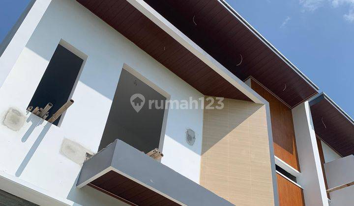 Rumah Mewah Barat Solo Baru 2