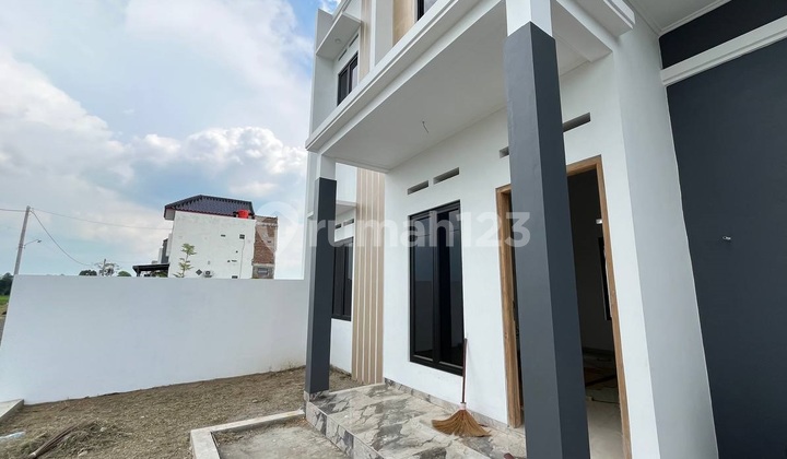 2-STORY CUSTOM-BUILT HOUSING NEAR LUWES GENTAN 2