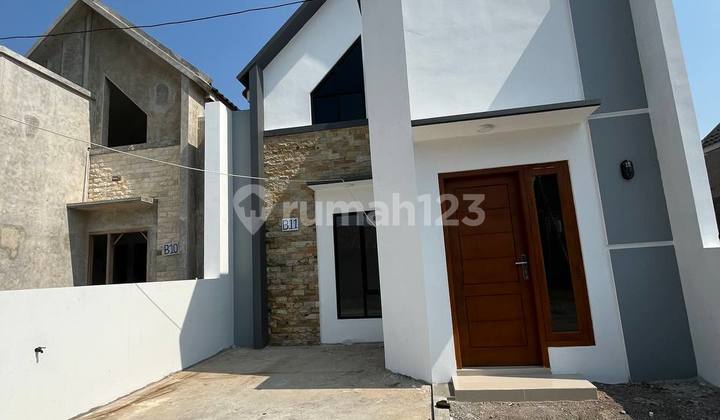 DIPASARKAN RUMAH PESAN BANGUN DEKAT GELORA MERDEKA JOMBOR SUKOHARJO 