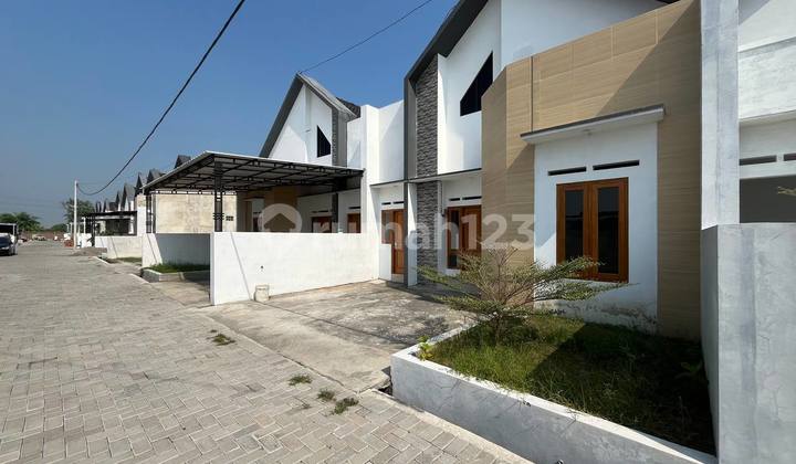 DIJUAL RUMAH PESAN BANGUN DEKAT LUWES GENTAN RUMAH BAKI SUKOHARJO