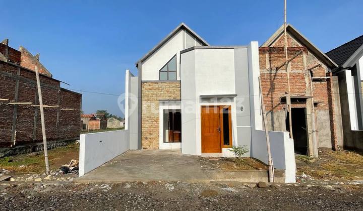 RUMAH SCANDINAVIAN DEKAT GOR MERDEKA JOMBOR SUKOHARJO MURAH  2