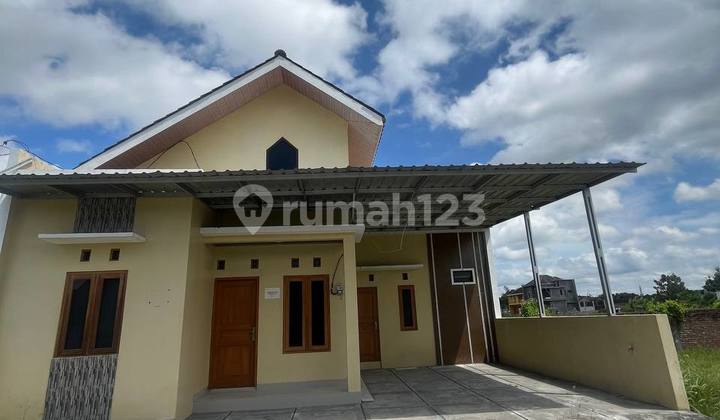 400 million house near Colomadu toll exit. 2