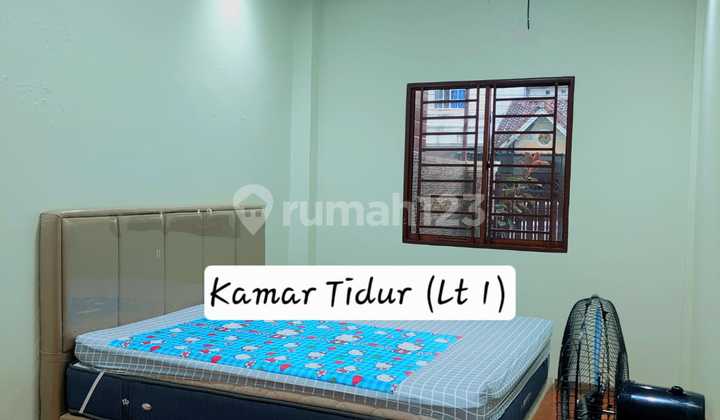 Cheap Sale: Renovated, Well-Maintained, and Lush 2.5-Story House in Anggrek Sari Complex, Batam. 2