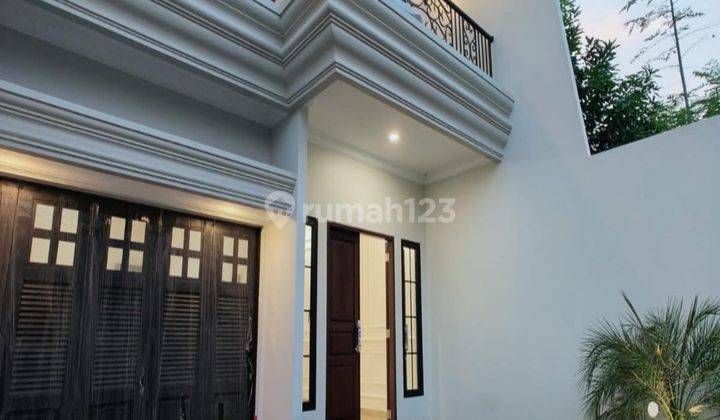  Rumah Mewah Design Classic Modern Di Duren Sawit Jakarta Timur 2