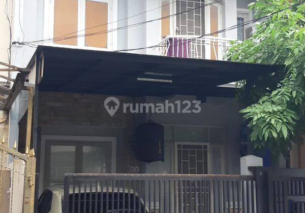 Rumah Sudah Renovasi Furnished SHM di Taman Palem, Jakarta Barat 1