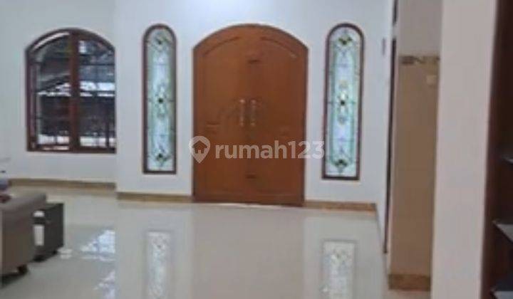 Rumah Bagus Semi Furnished HS di Bojong Indah, Jakarta Barat 2