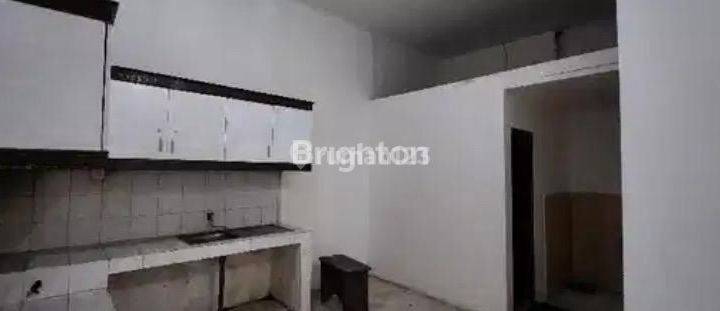 RUMAH BABATAN PILANG ADA BALKON  2