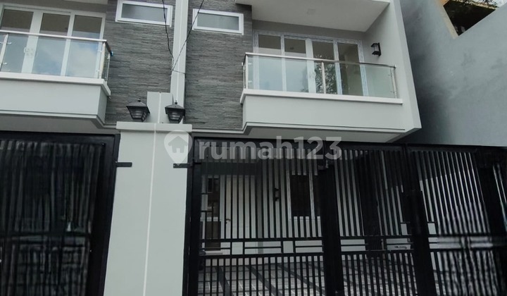 Rumah Baru di Jalan Mangga Duri Kepa 2 Lantai