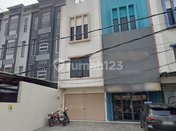 3-STORY SHOPHOUSE IN KEBON JERUK