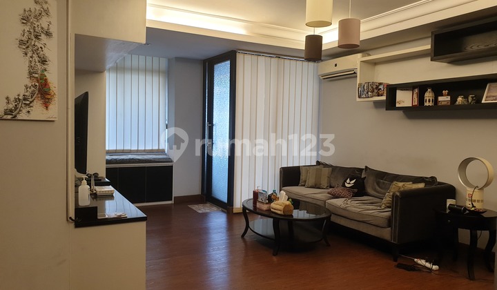 Semi Furnished Unit 2Br Apartment Grand Tropic 1
