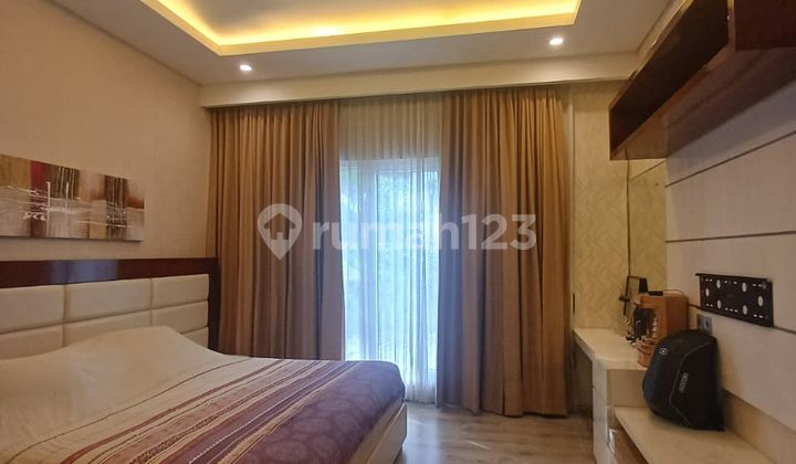 A RICH PERSON'S HOUSE FOR SEVEN GENERATIONS IN GREEN GARDEN 2