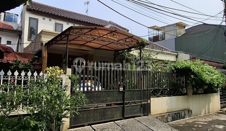 Rumah 1,5 Lantai Di Perumahan Elite Area Puri Indah 