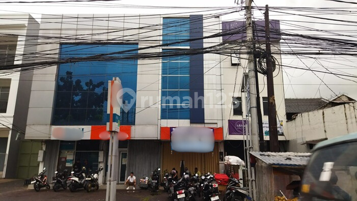 BELOW MARKET PRICE 3.5-STORY SHOPHOUSE IN KEBAYORAN LAMA