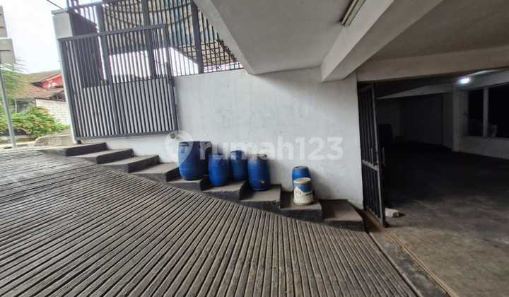 2 Units of Adjacent Shops for Rent Near Buaran, East Jakarta 2 Units of Adjacent Shops for Rent Near Buaran, East Jakarta