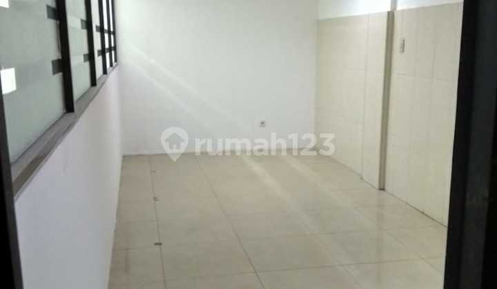 For Sale Fast, Strategically Located Shop House in Gunung Sahari, Central Jakarta 2