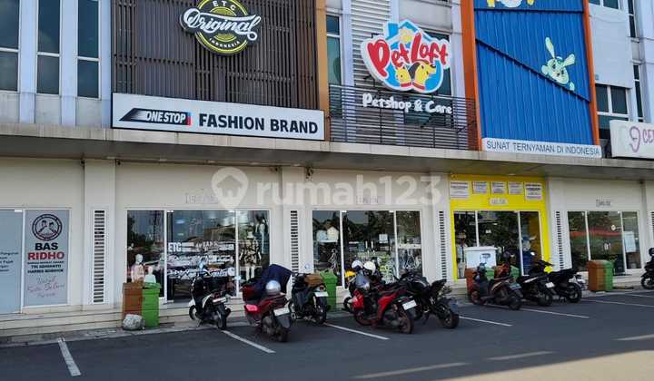 For Sale 3-Story Attached Shop House in Burgundy Commercial Bekasi