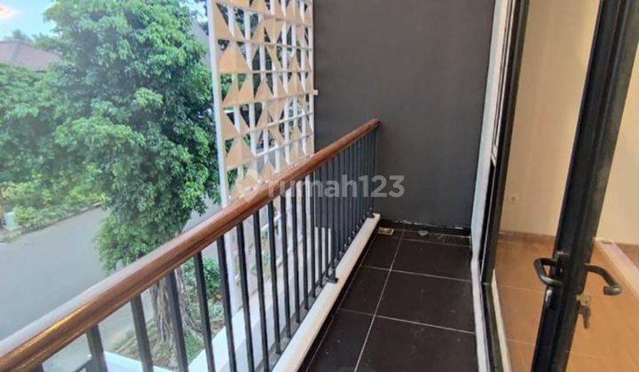 Rumah bagus modern tropical siap huni di Puri Bintaro 1