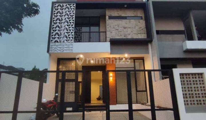 Rumah bagus modern tropical siap huni di Puri Bintaro 2