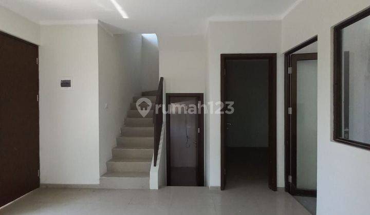 Rumah  baru modern minimalis 2 lt.siap huni di Puri Bintaro 2