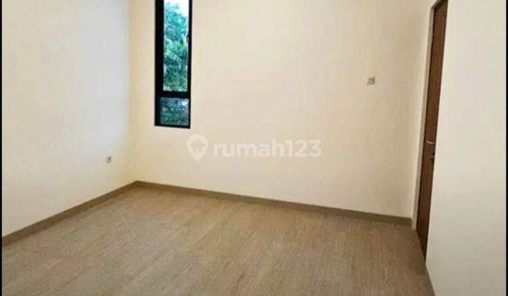 Rumah 2 lt minimalis  siap huni sudah renovasi di Graha Raya 2