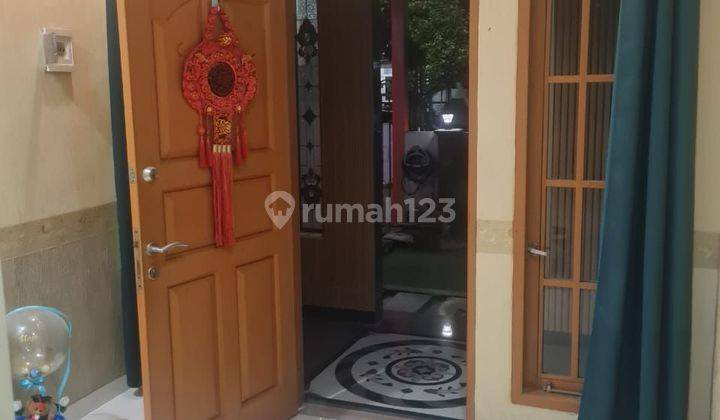 Rumah siap huni 2 lt sudah renovasi lantai  Granite tile di Melati  Mas 1