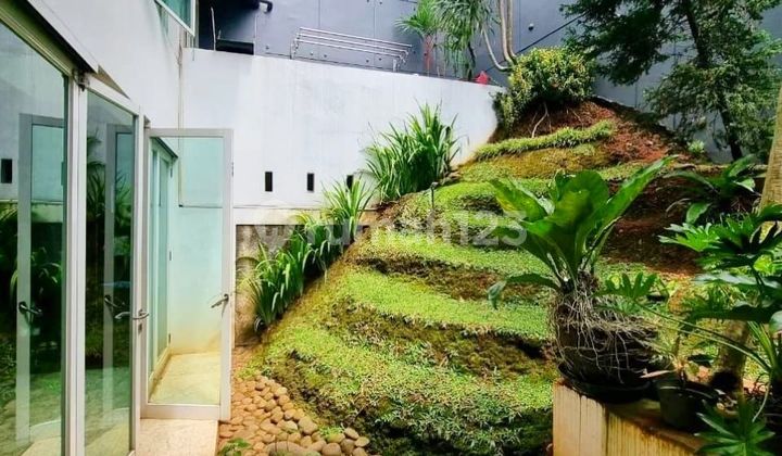 Rumah cantik rapih terawat 3lt minimalis modern di Sekor8 2